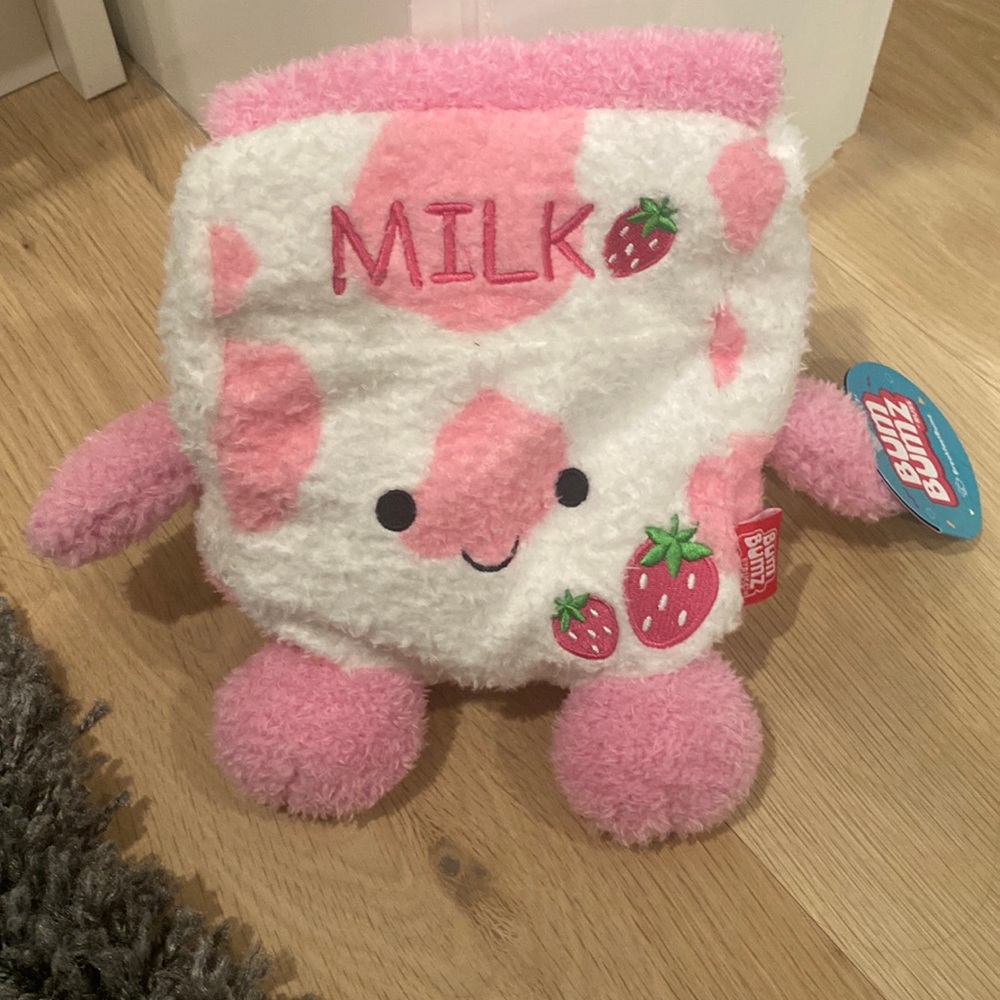 BumBumz Sunday the strawberry milk 8” NWT